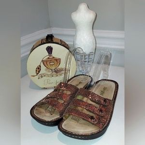 Alegria F10-742 3 Strap Multi Color Sandal NWOB